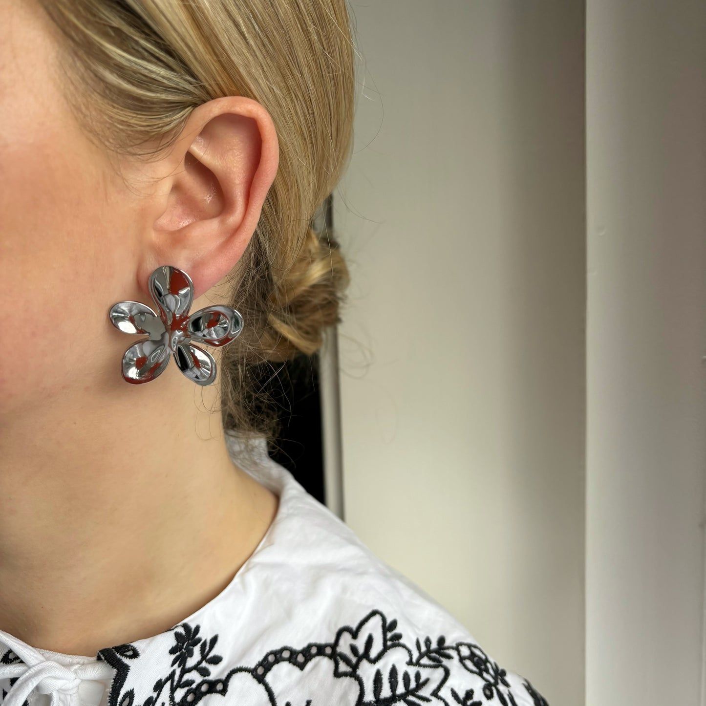 Lotus oorbellen zilver