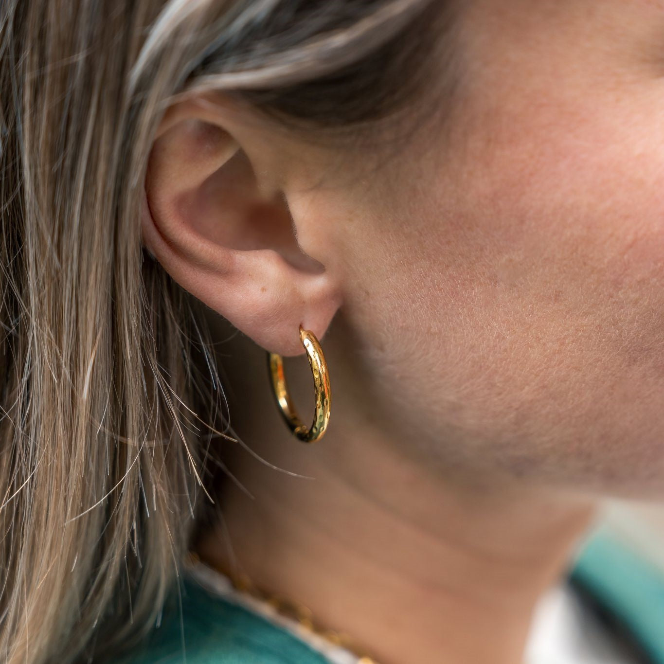 Margot hoops goud