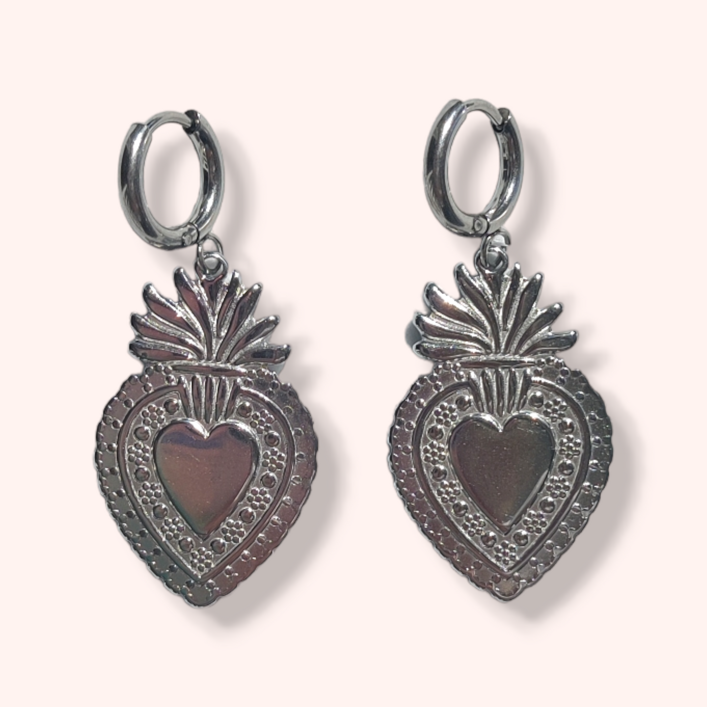 Holy heart oorbellen zilver