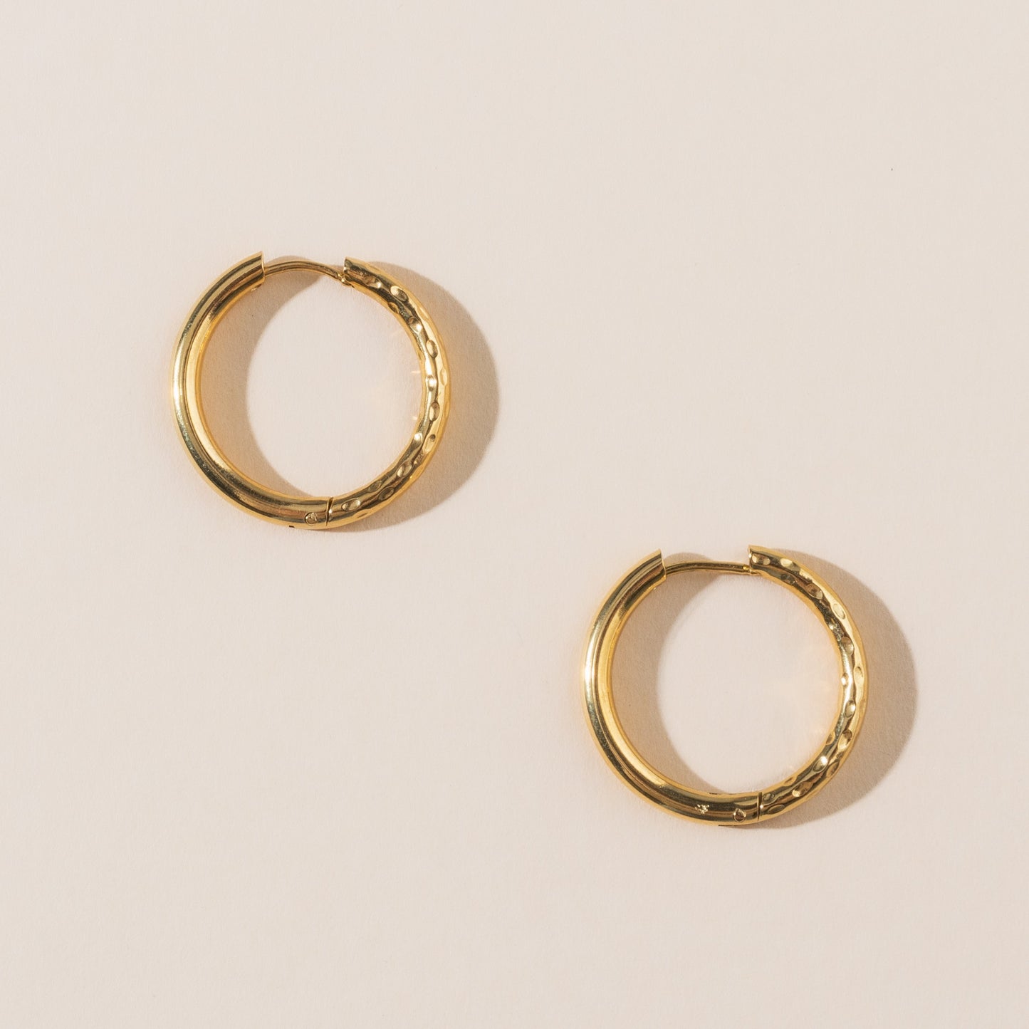 Margot hoops goud