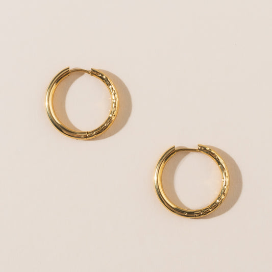 Margot hoops goud