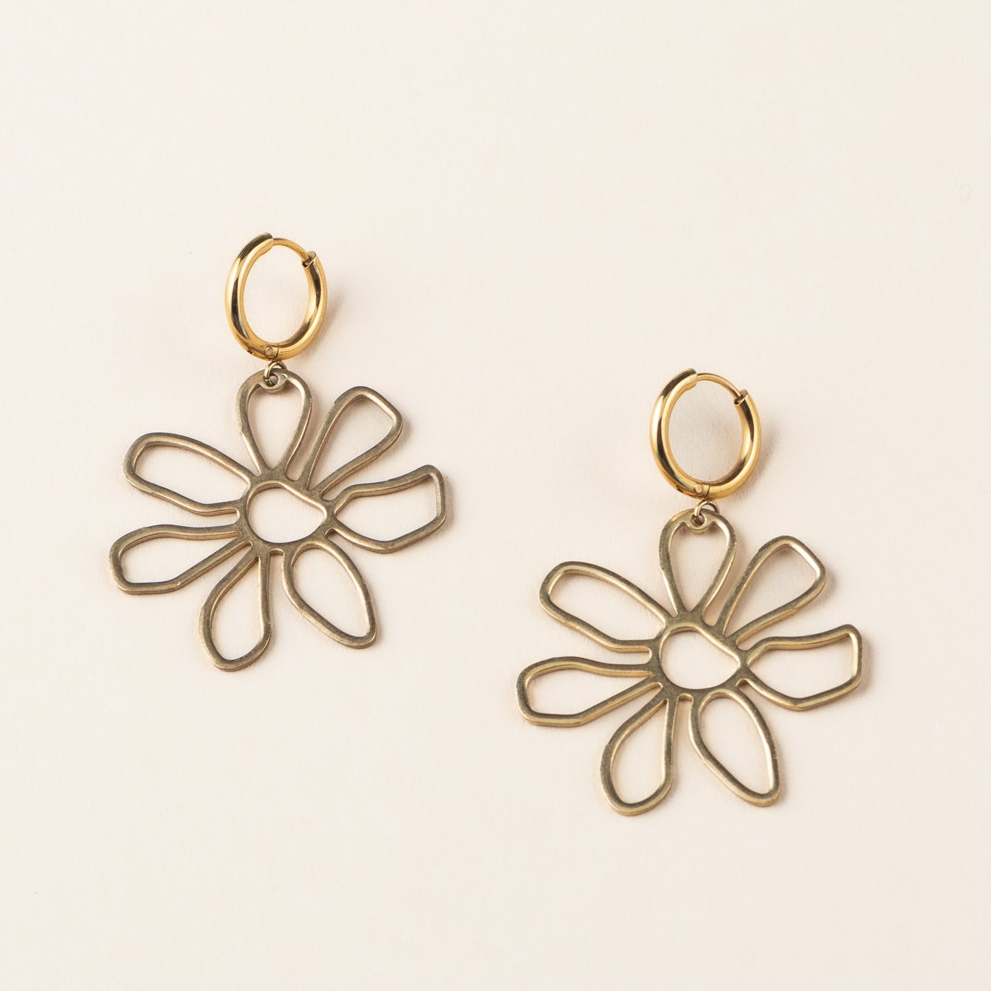 Orla earrings gold